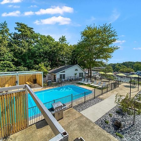 Holiday Hill Resort Saugatuck Esterno foto