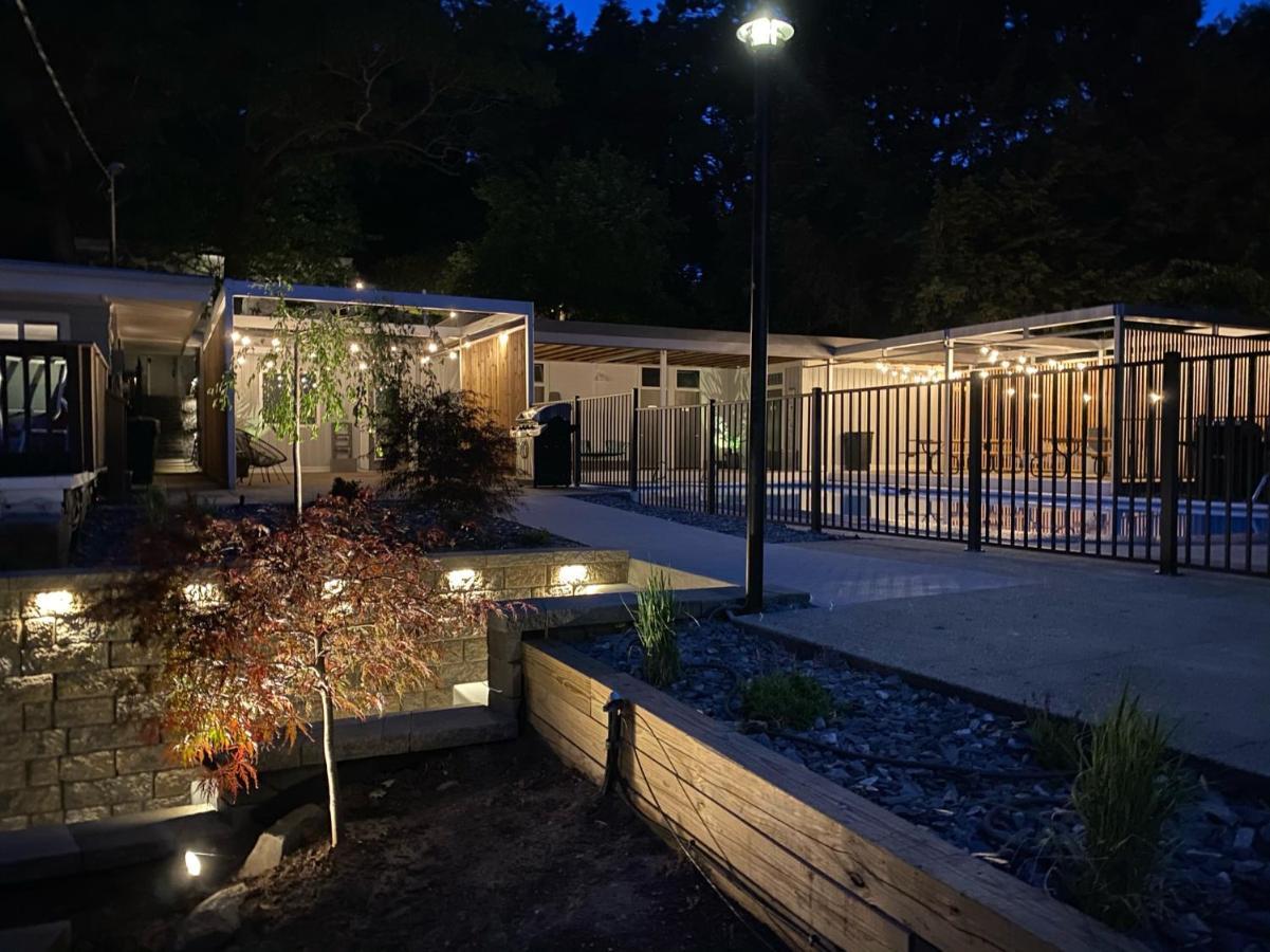 Holiday Hill Resort Saugatuck Esterno foto