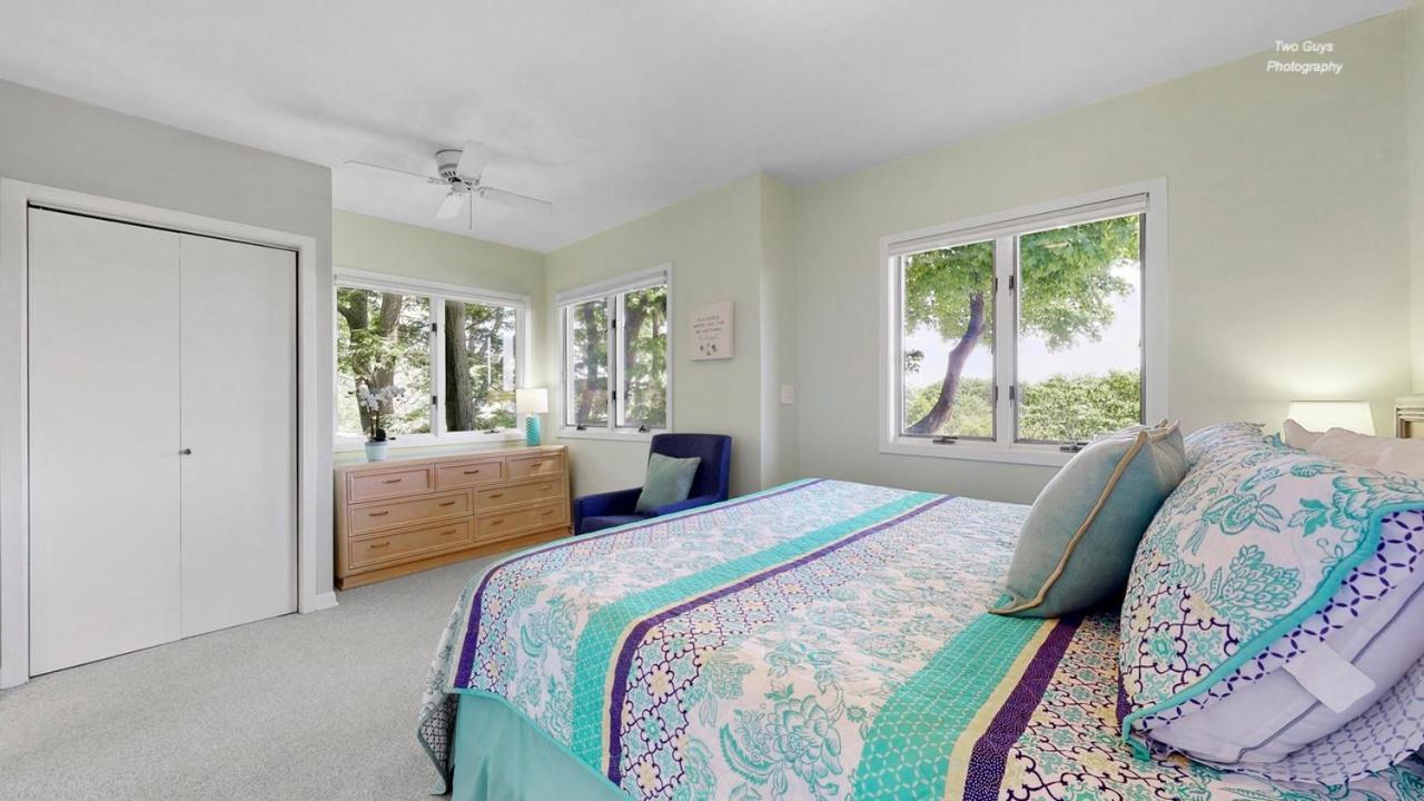 Holiday Hill Resort Saugatuck Esterno foto