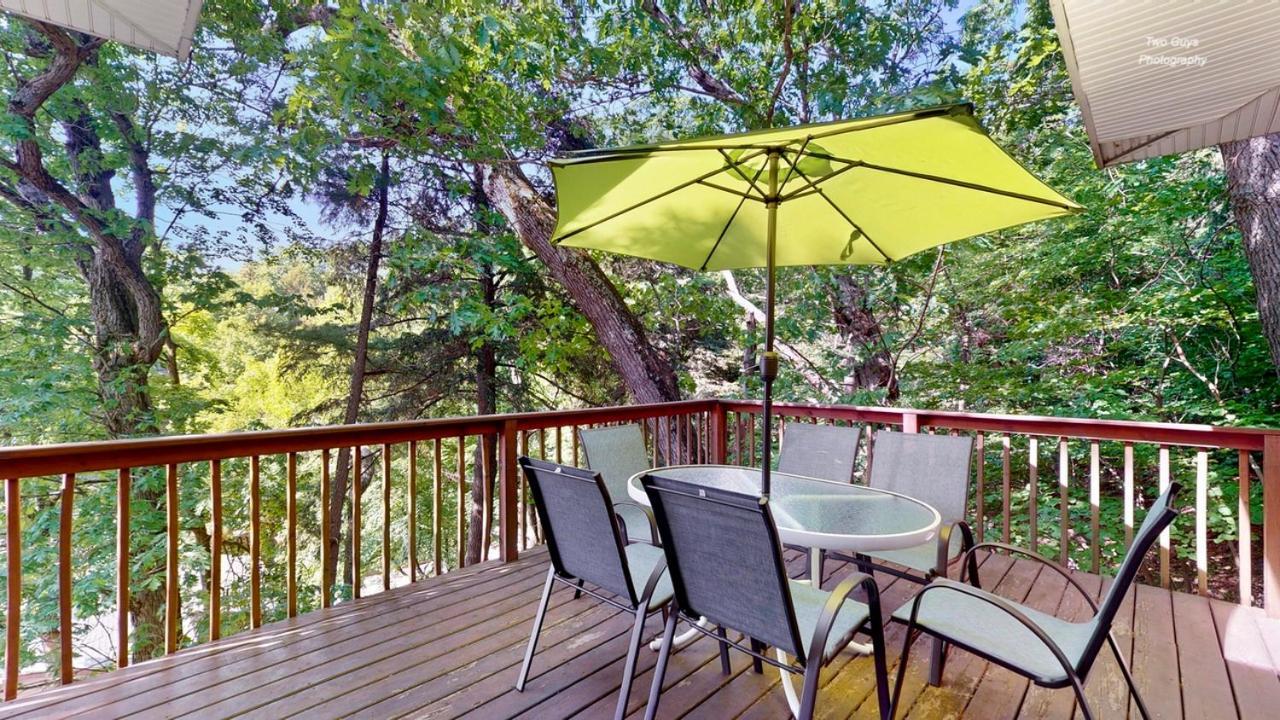 Holiday Hill Resort Saugatuck Esterno foto