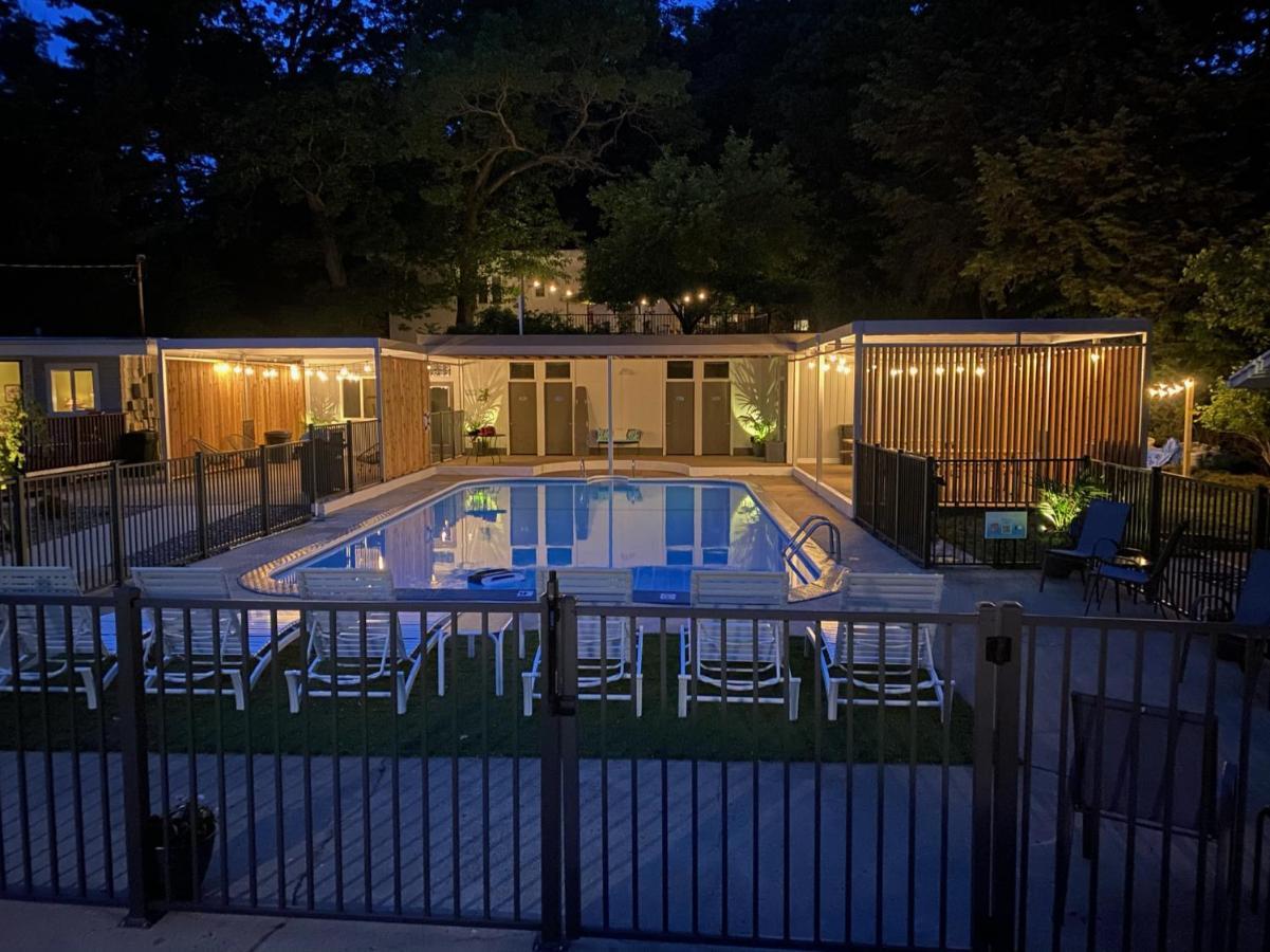 Holiday Hill Resort Saugatuck Esterno foto