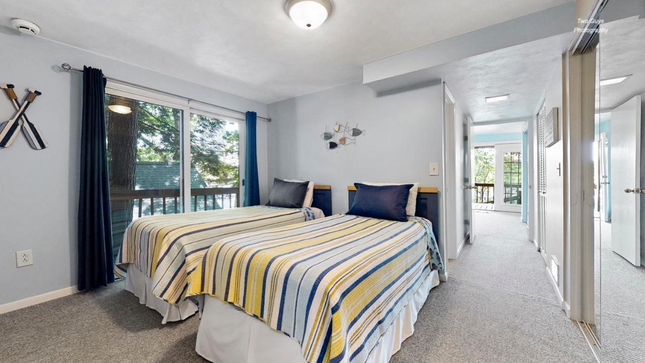 Holiday Hill Resort Saugatuck Esterno foto