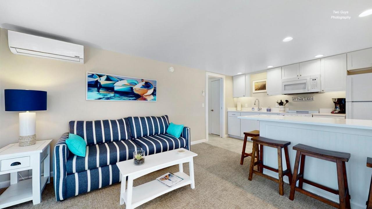 Holiday Hill Resort Saugatuck Esterno foto