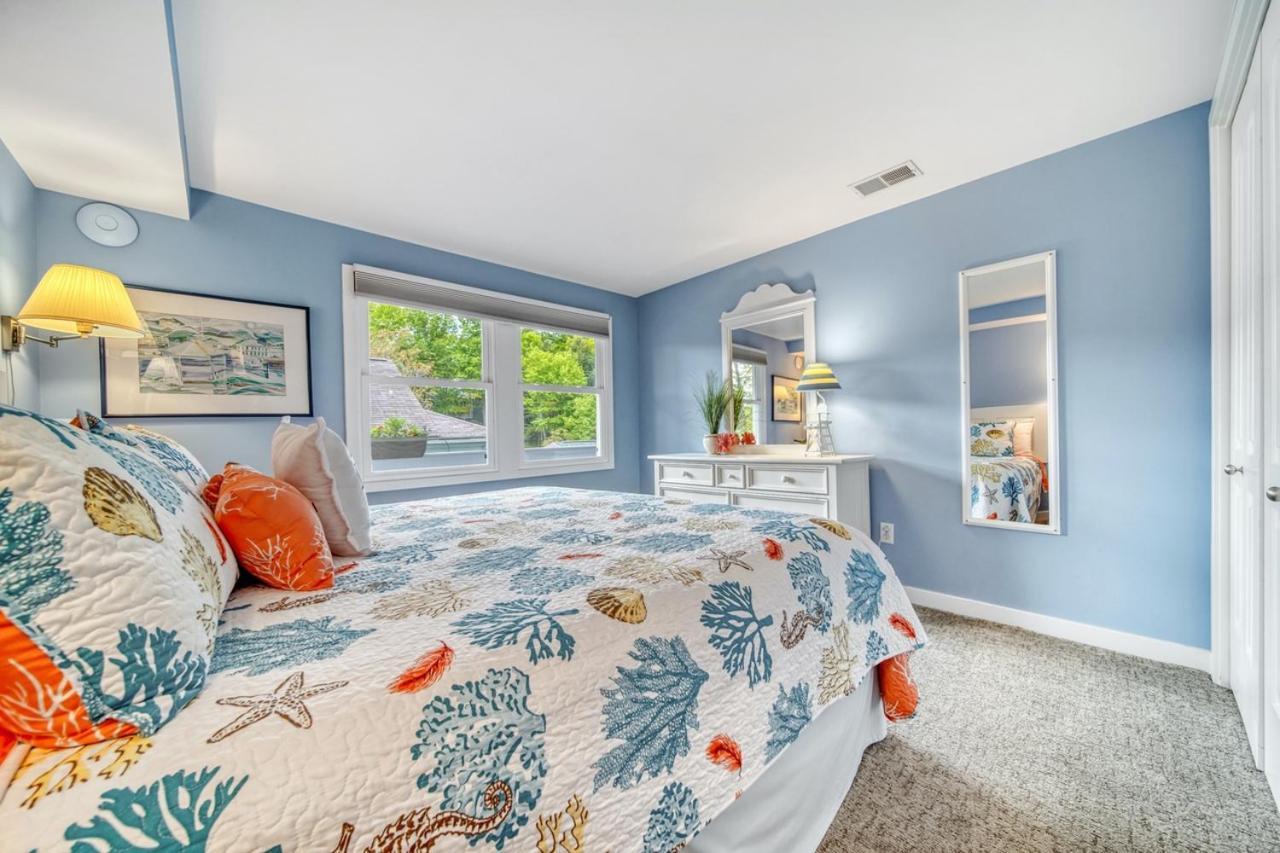 Holiday Hill Resort Saugatuck Esterno foto