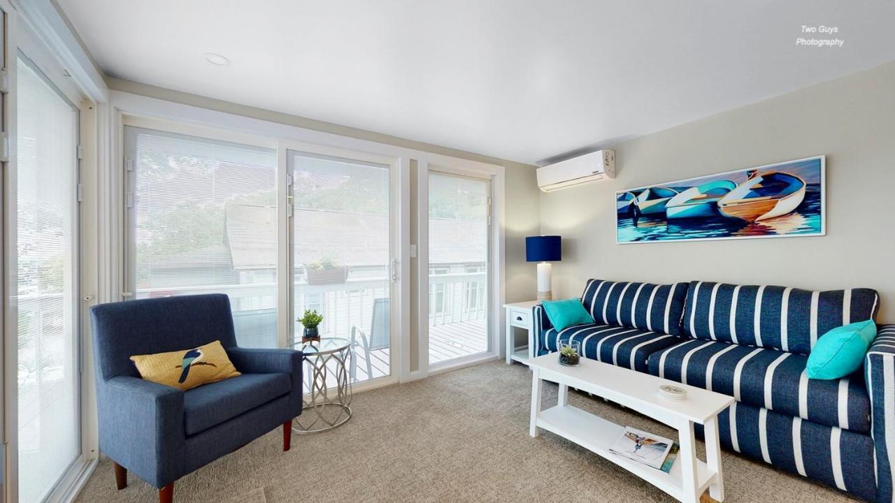 Holiday Hill Resort Saugatuck Esterno foto