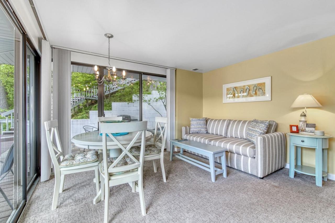 Holiday Hill Resort Saugatuck Esterno foto